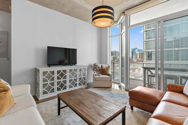 600 12th Ave S Apt 736, Nashville, TN 37203