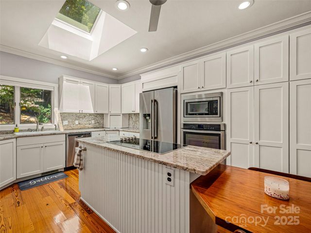 117 Little Cherokee Ridge, Hendersonville, NC 28739