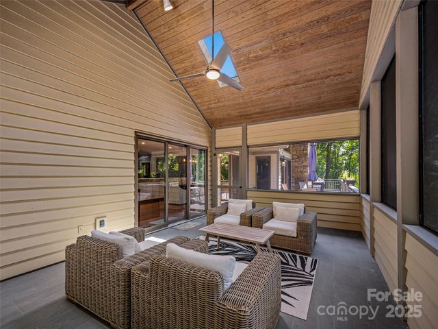 117 Little Cherokee Ridge, Hendersonville, NC 28739