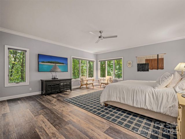 117 Little Cherokee Ridge, Hendersonville, NC 28739