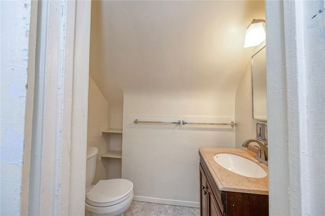 384 Whittier Dr, Penn Hills, PA 15235