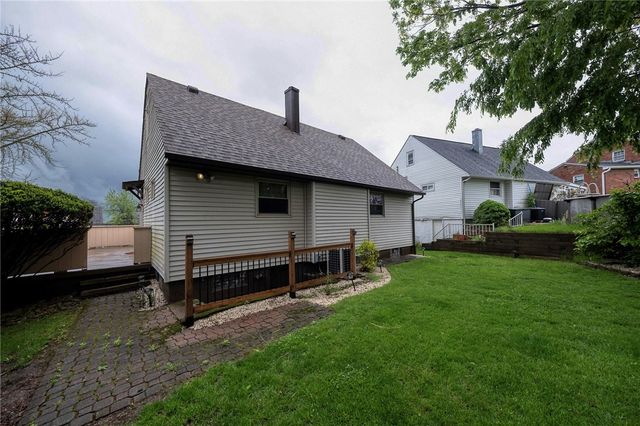 384 Whittier Dr, Penn Hills, PA 15235