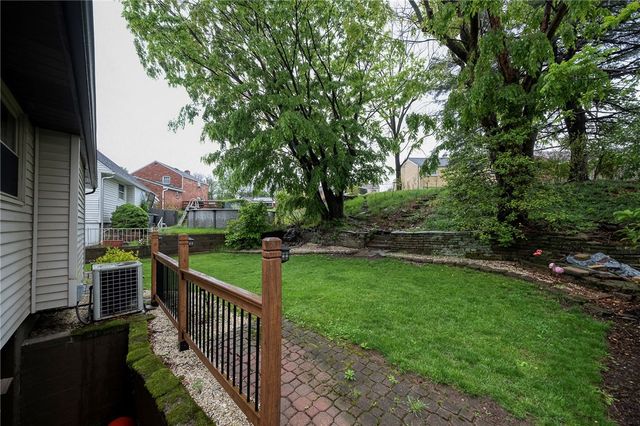 384 Whittier Dr, Penn Hills, PA 15235