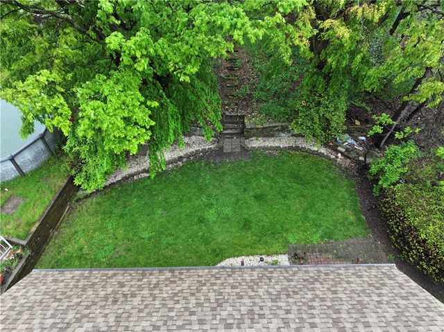 384 Whittier Dr, Penn Hills, PA 15235