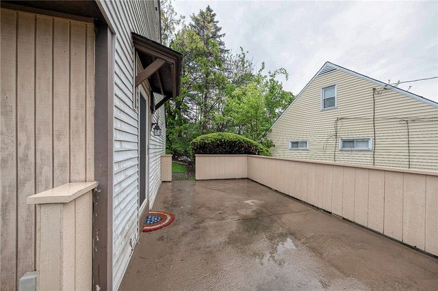 384 Whittier Dr, Penn Hills, PA 15235