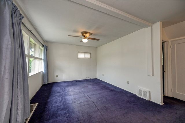 384 Whittier Dr, Penn Hills, PA 15235