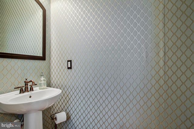 2725 CABERNET LN, Annapolis, MD 21401