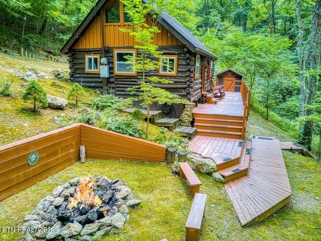 1878 Little Cove Rd, Sevierville, TN 37862