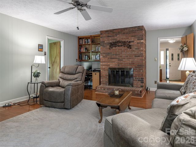 29 Jean Drive, Asheville, NC 28803