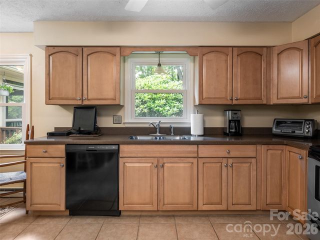 29 Jean Drive, Asheville, NC 28803