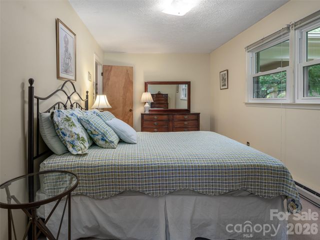 29 Jean Drive, Asheville, NC 28803