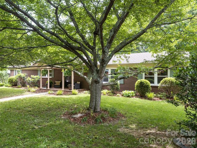 29 Jean Drive, Asheville, NC 28803