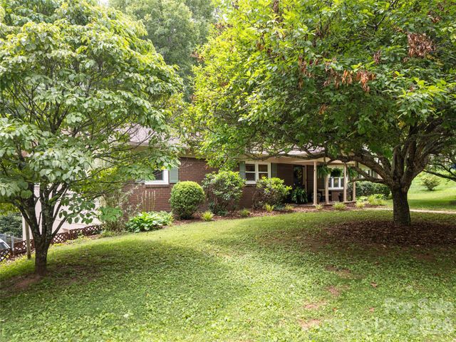 29 Jean Drive, Asheville, NC 28803