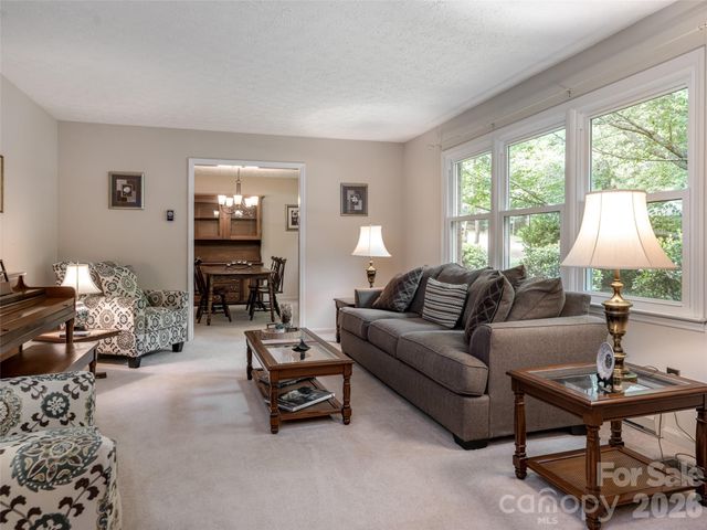 29 Jean Drive, Asheville, NC 28803