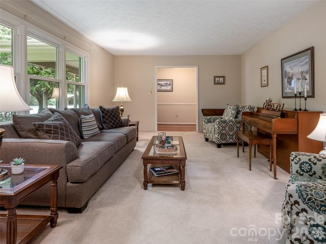29 Jean Drive, Asheville, NC 28803