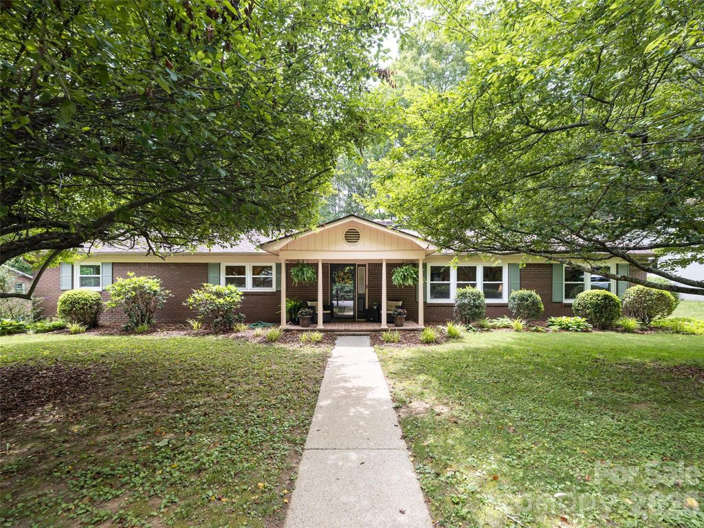 29 Jean Drive, Asheville, NC 28803
