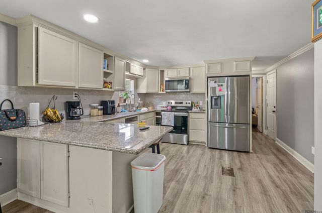 15230 Silver Oak Dr, Prairieville, LA 70769