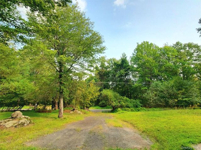 76 Wynkoop Drive, Kerhonkson, NY 12446
