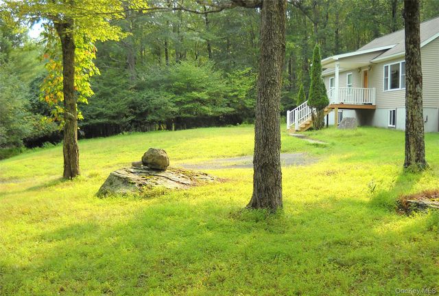 76 Wynkoop Drive, Kerhonkson, NY 12446