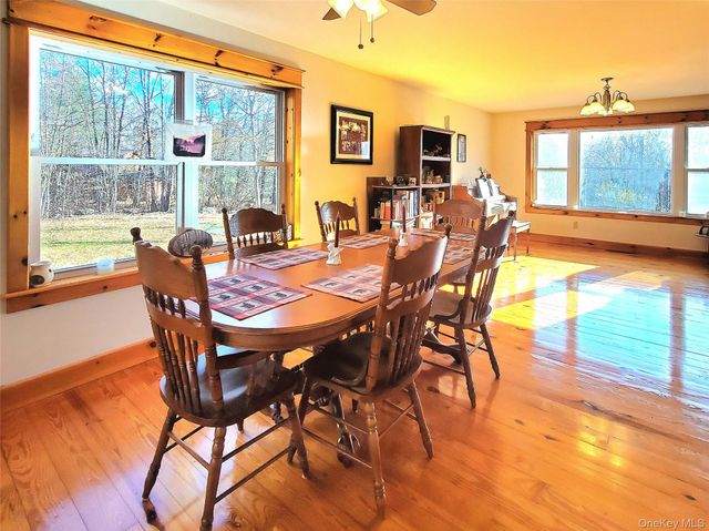 76 Wynkoop Drive, Kerhonkson, NY 12446