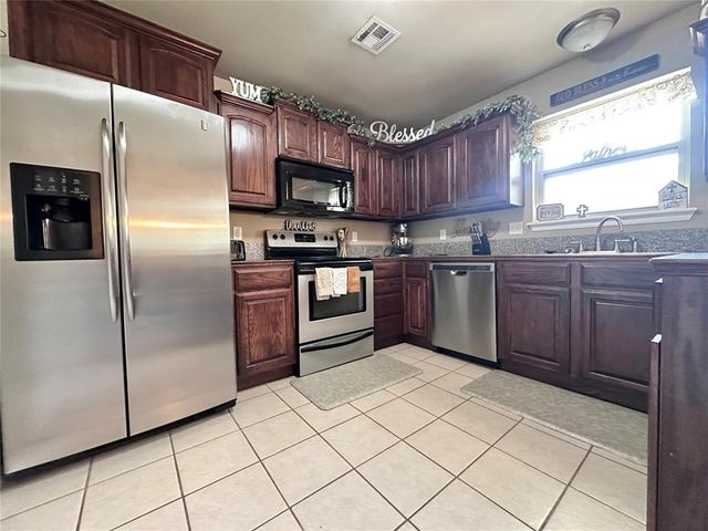 41258 Cottage Drive, Shawnee, OK 74804