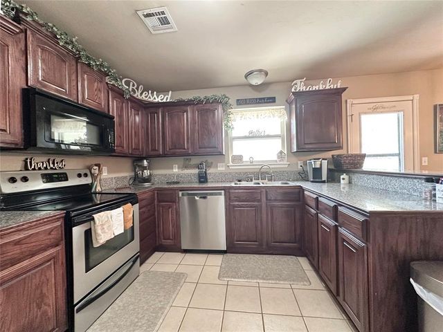 41258 Cottage Drive, Shawnee, OK 74804