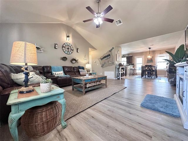 41258 Cottage Drive, Shawnee, OK 74804
