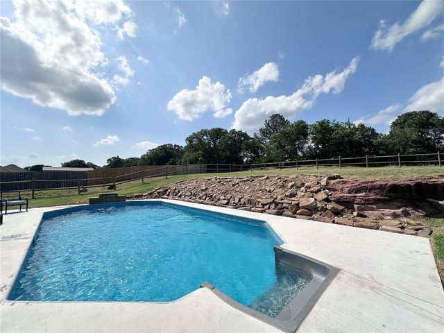 41258 Cottage Drive, Shawnee, OK 74804