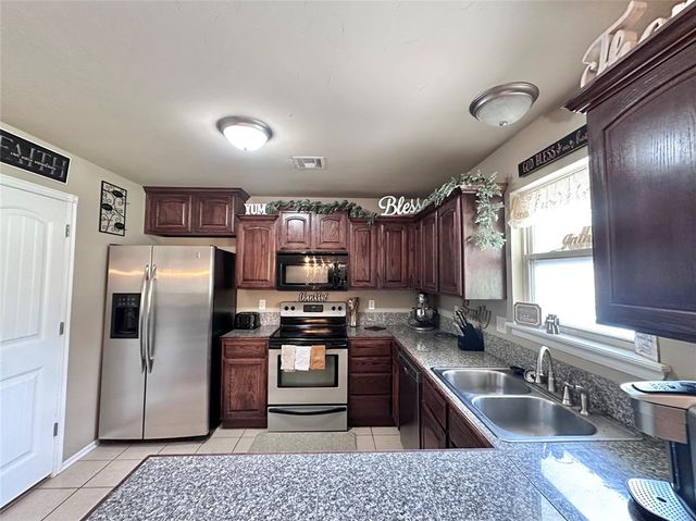 41258 Cottage Drive, Shawnee, OK 74804