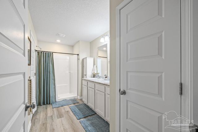 5455 Peach Dr, Pace, FL 32571