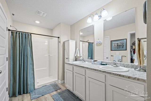 5455 Peach Dr, Pace, FL 32571