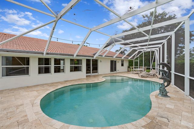 925 Foxpointe Circle, Delray Beach, FL 33445