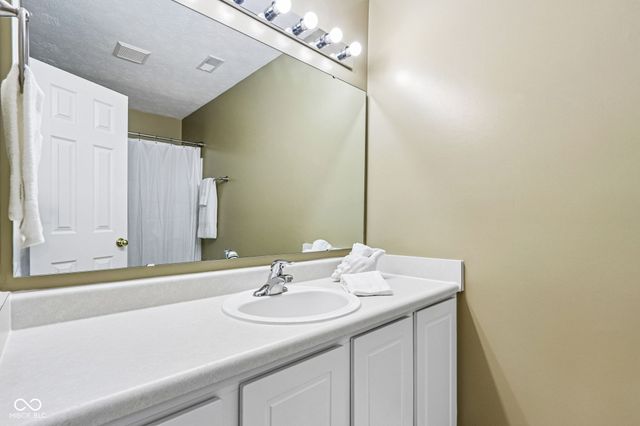 12249 Packers Avenue, Fishers, IN 46037