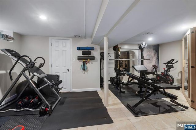 5 75th Street, North Bergen, NJ 07047
