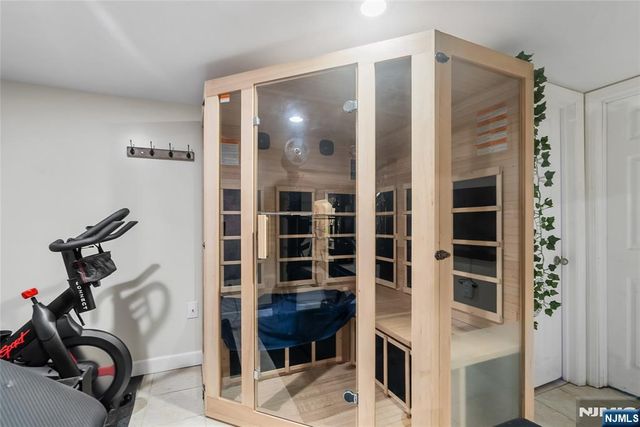 5 75th Street, North Bergen, NJ 07047
