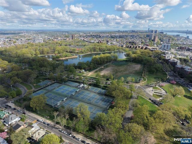 5 75th Street, North Bergen, NJ 07047