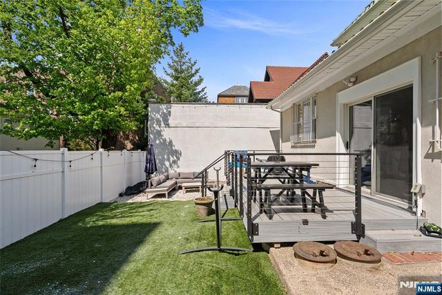 5 75th Street, North Bergen, NJ 07047