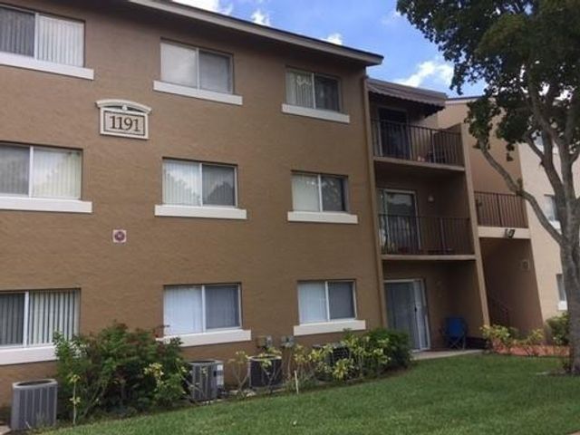 1174 Lake Terry Drive G, West Palm Beach, FL 33411