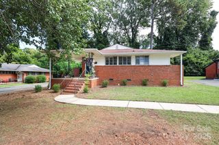 1424 Wembley Drive, Charlotte, NC 28205