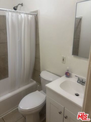 2183 W 27th St Street, Los Angeles, CA 90018