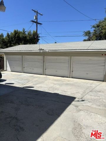 2183 W 27th St Street, Los Angeles, CA 90018