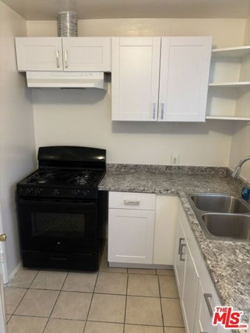 2183 W 27th St Street, Los Angeles, CA 90018
