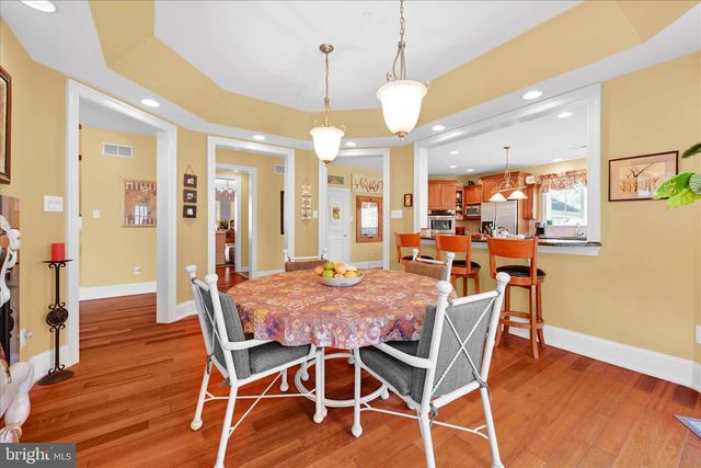 378 S WARNER RD, Wayne, PA 19087