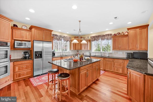 378 S WARNER RD, Wayne, PA 19087