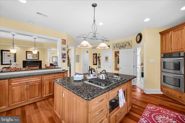 378 S WARNER RD, Wayne, PA 19087