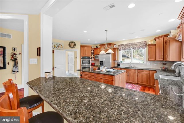 378 S WARNER RD, Wayne, PA 19087