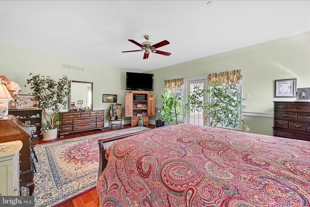 378 S WARNER RD, Wayne, PA 19087