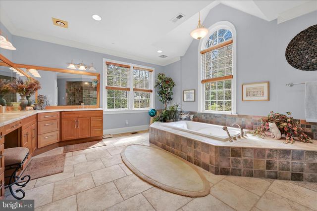 378 S WARNER RD, Wayne, PA 19087