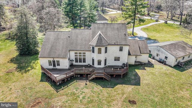378 S WARNER RD, Wayne, PA 19087