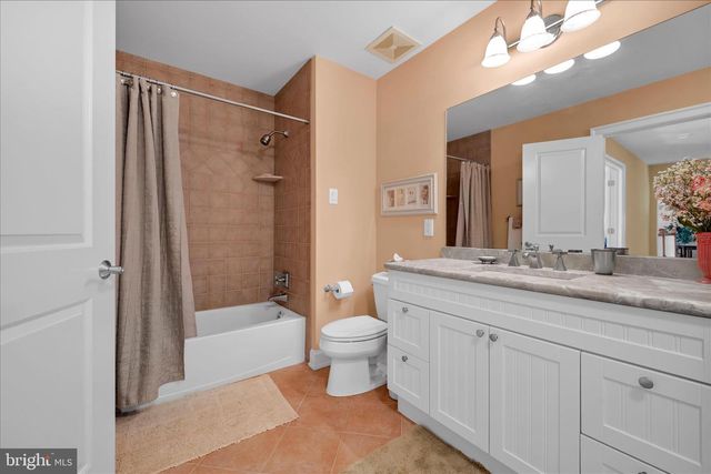 378 S WARNER RD, Wayne, PA 19087